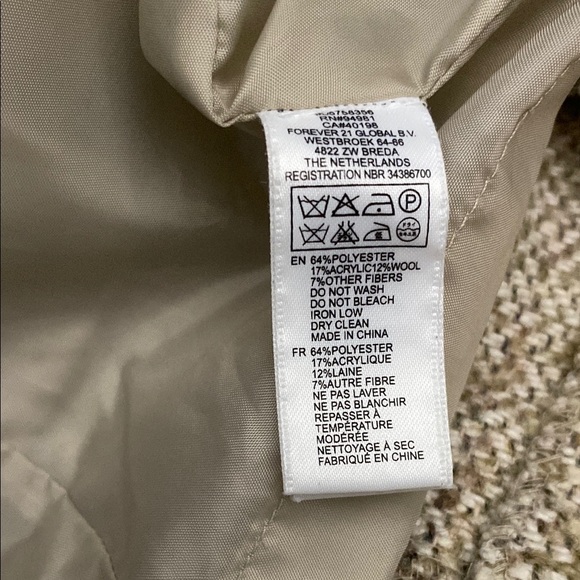 Women's Cream Double-Breasted Coat Button, Fur Trim
FOREVER 21 - Picture 10 of 10